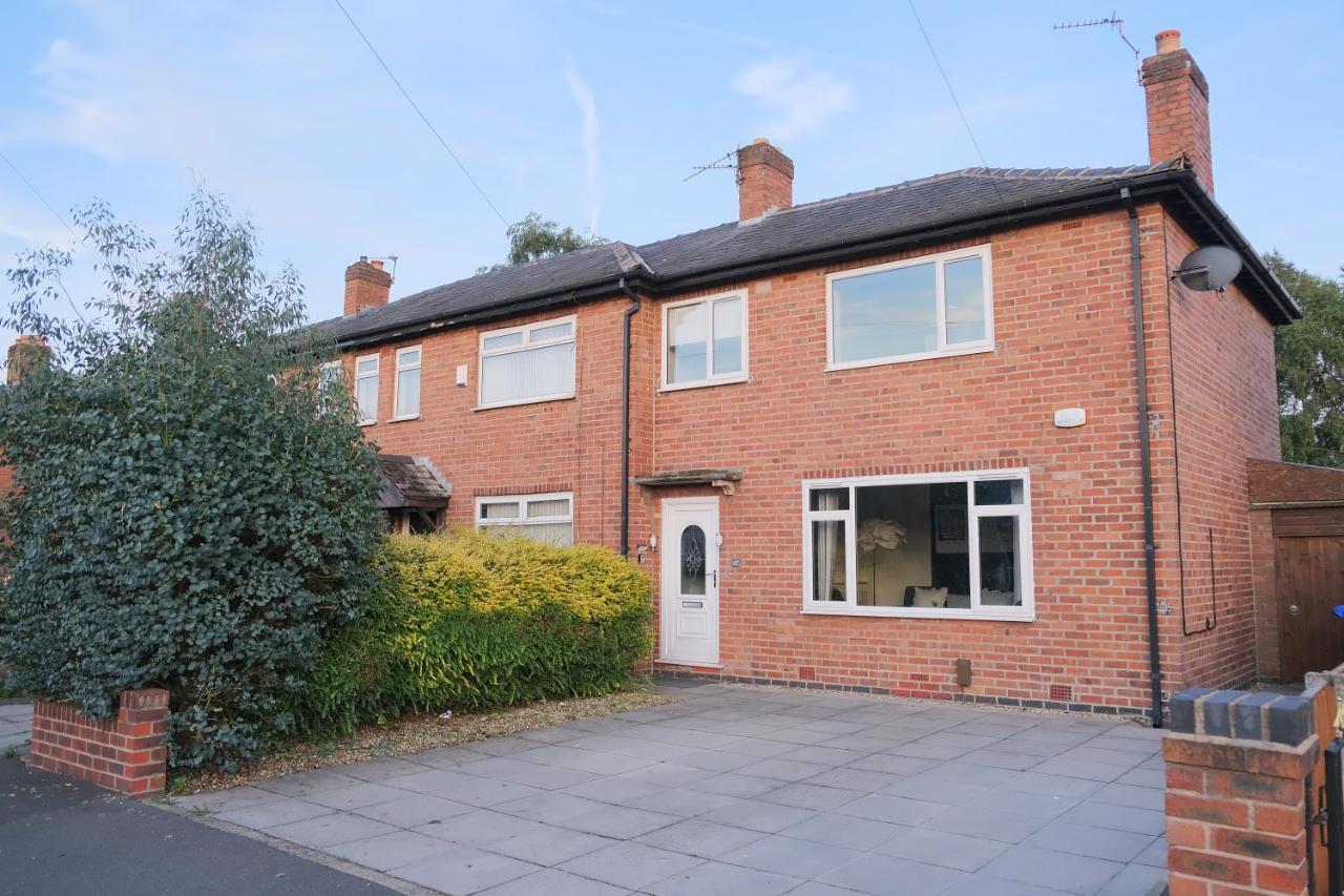 Bee Stays - Northway House Warrington  Exterior photo